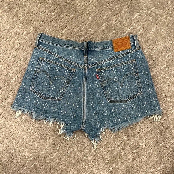 Levi’s short Jean shorts size 32 - Picture 3 of 3